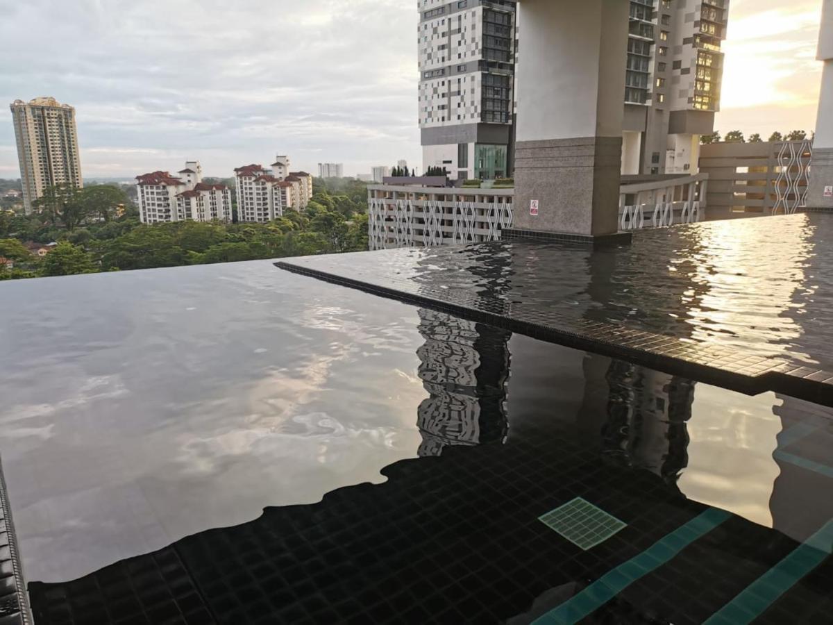 Twin Galaxy 2pax 5min To Ksl Ciq Apartment Johor Bahru