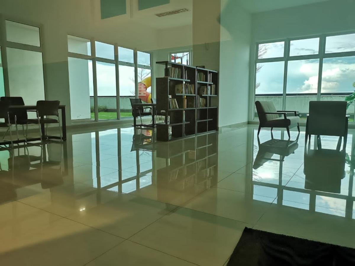 Apartemen Twin Galaxy 2pax 5min To Ksl Ciq Johor Bahru